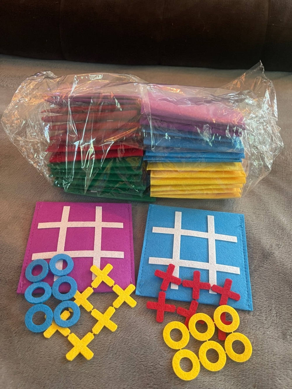 30 Pack Tic Tac Toe Party Favors for Kids, Felt Travel Board Games Storage Pouch